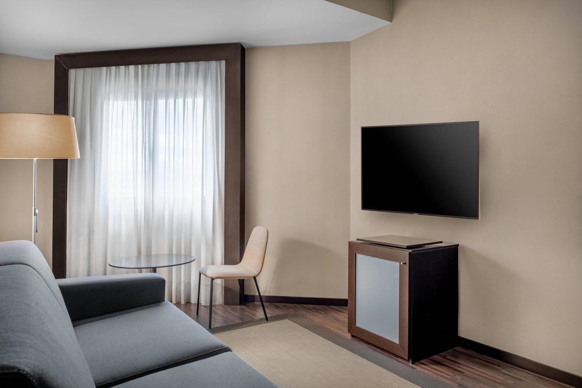 Ac Hotel Oviedo Forum By Marriott Εξωτερικό φωτογραφία