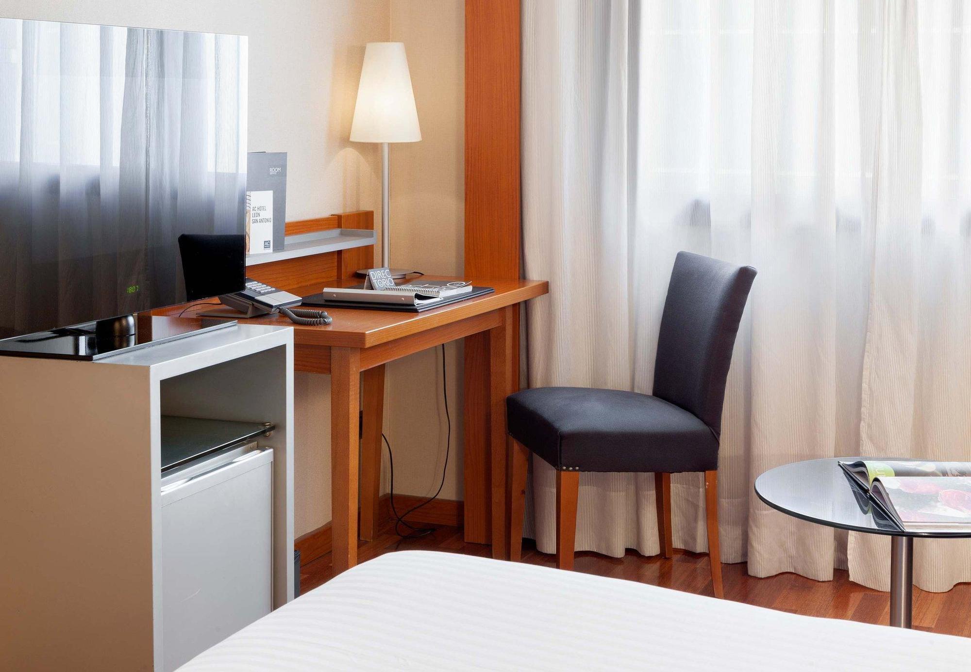 Ac Hotel Oviedo Forum By Marriott Εξωτερικό φωτογραφία